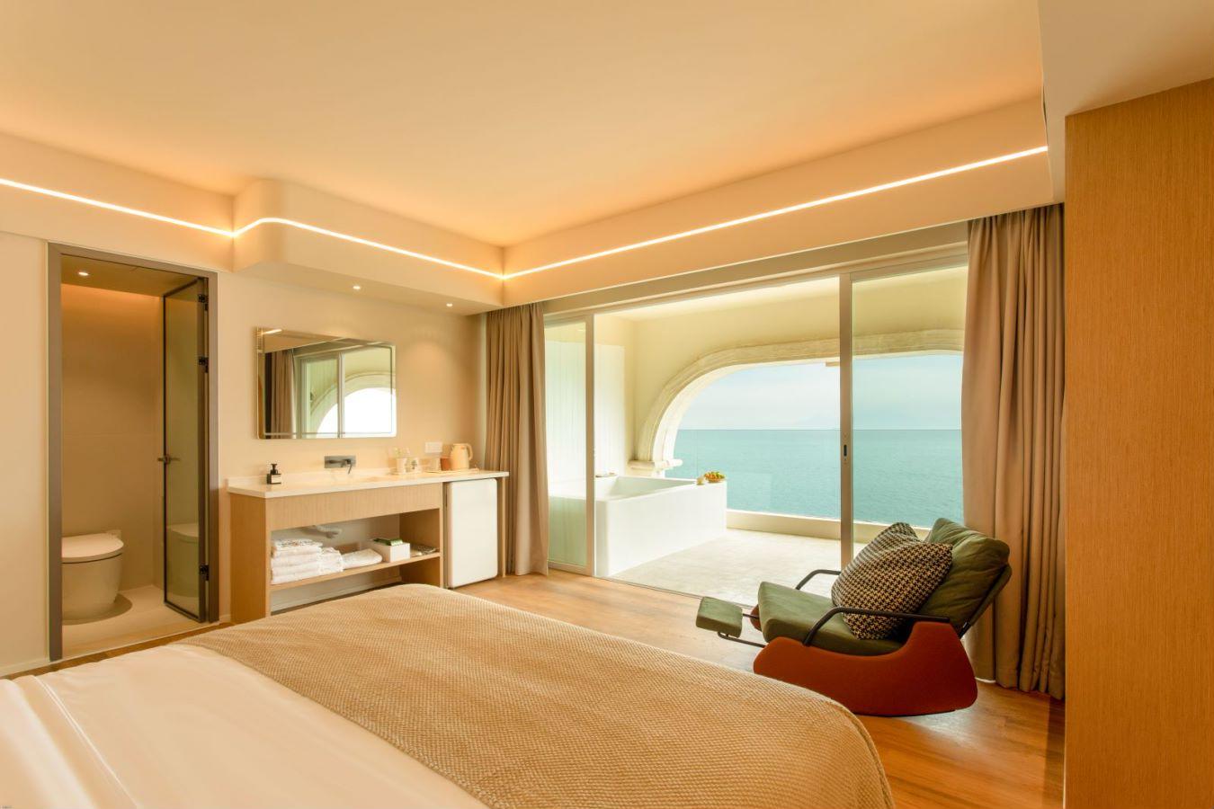 全海景泡池露台房 - 南望