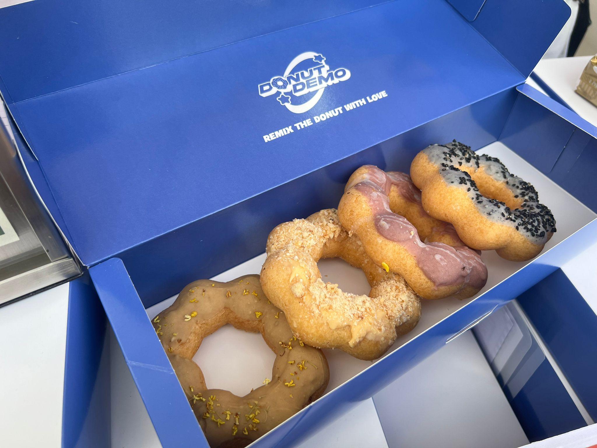 攤檔推出特色港式口味冬甩。 (李景玉攝)