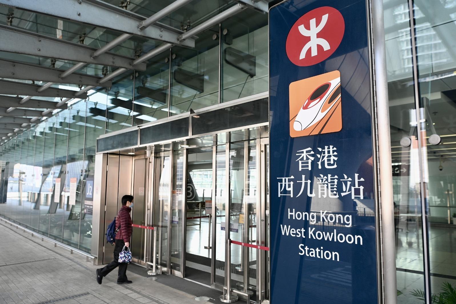 由香港西九龍站出發,到達港人北上旅遊熱點福田只需14分鐘,而且班次頻密,非常受港人歡迎。(圖片來源:視覺中國)