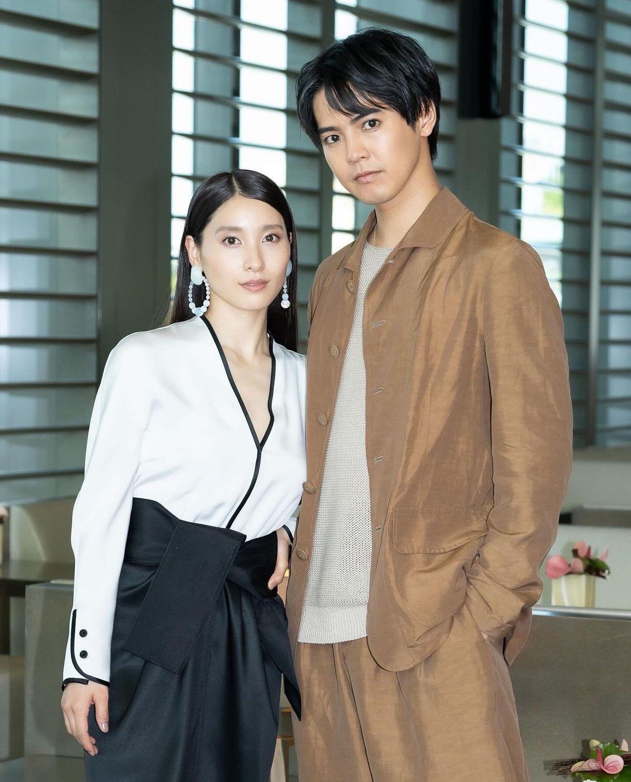 土屋太鳳與老公飛抵米蘭現身時裝騷。