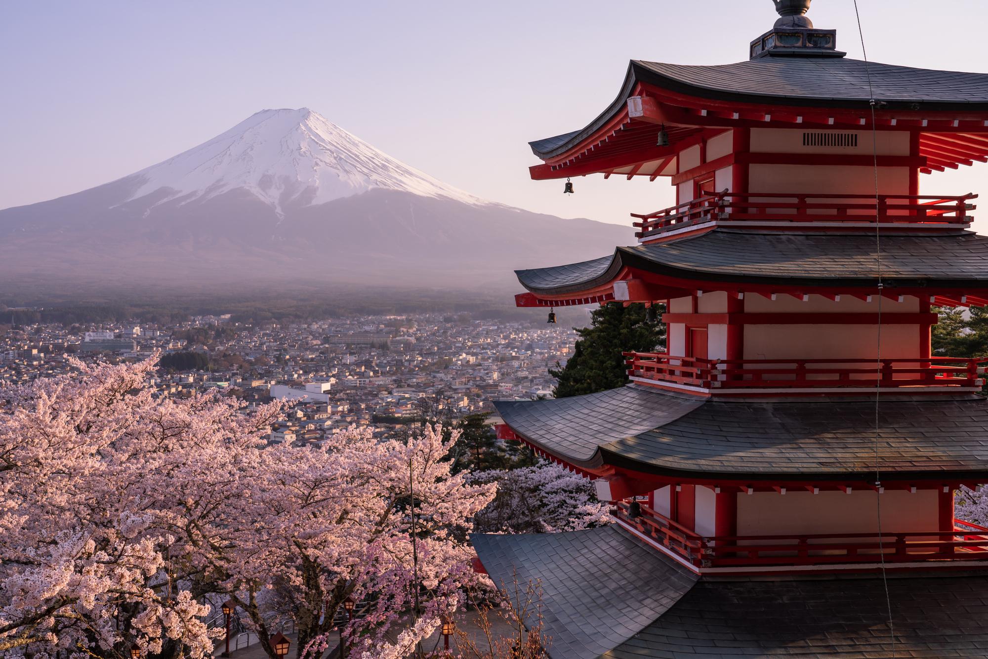 富士吉市新倉山浅間公園
