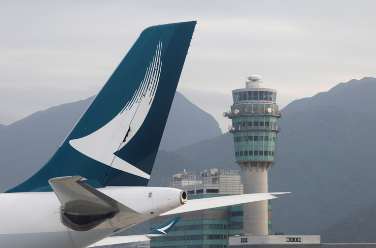 多間航空公司都有規定,乘客不能在機上擅自拍攝機組人員及其他乘客。(路透社、資料圖片)