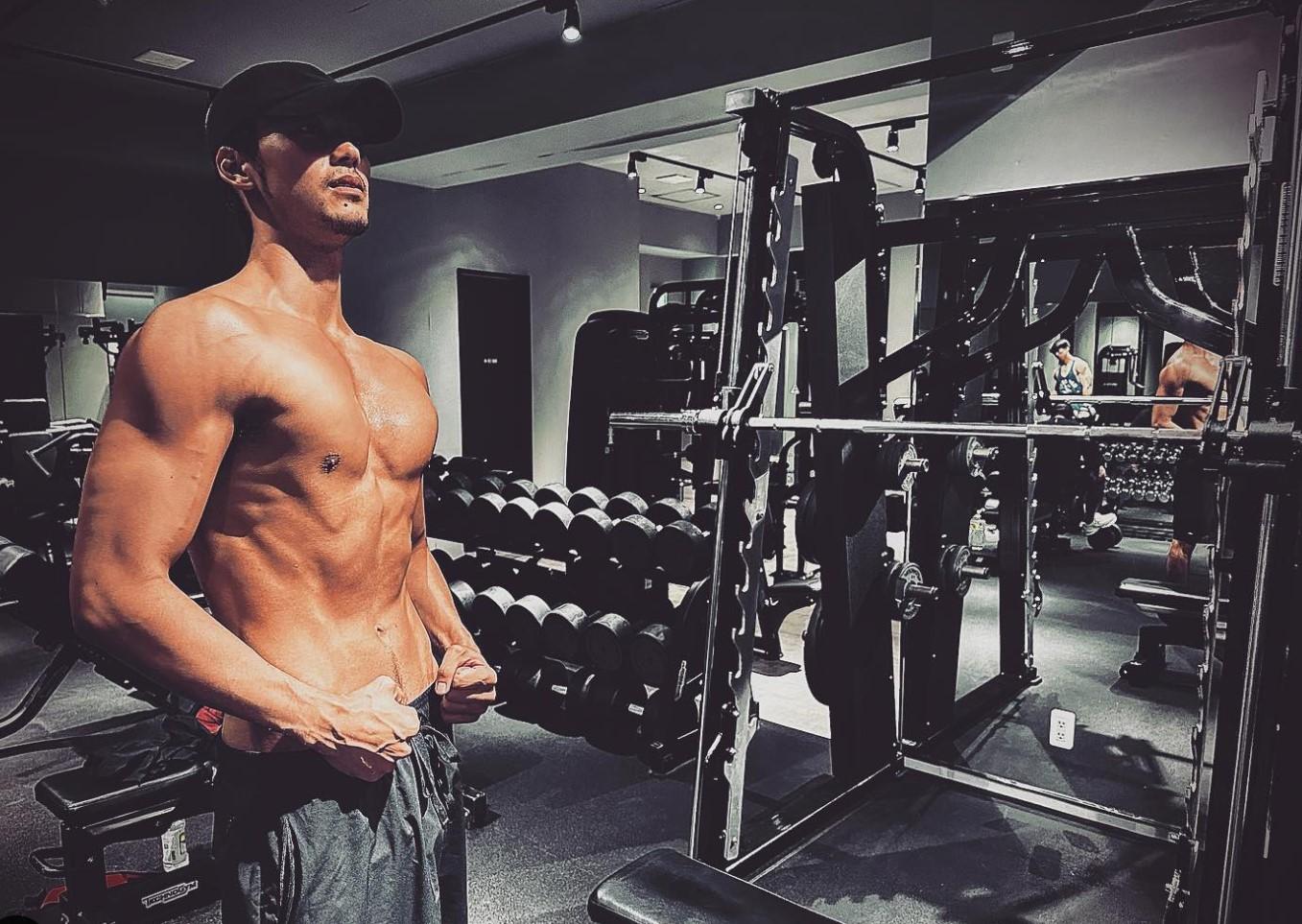 竹內涼真去年起為角色積極練大隻。