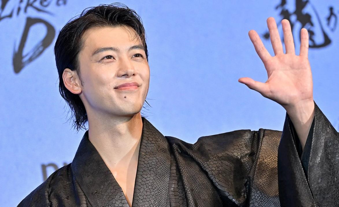 竹內涼真今日宣布飾演《人中之龍》主角桐生一馬。