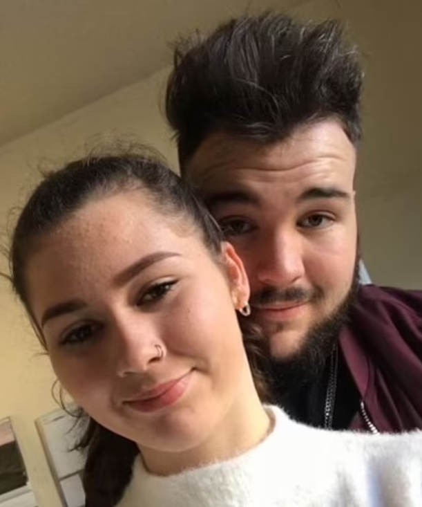 Fenlon與女友Beth。(互聯網)