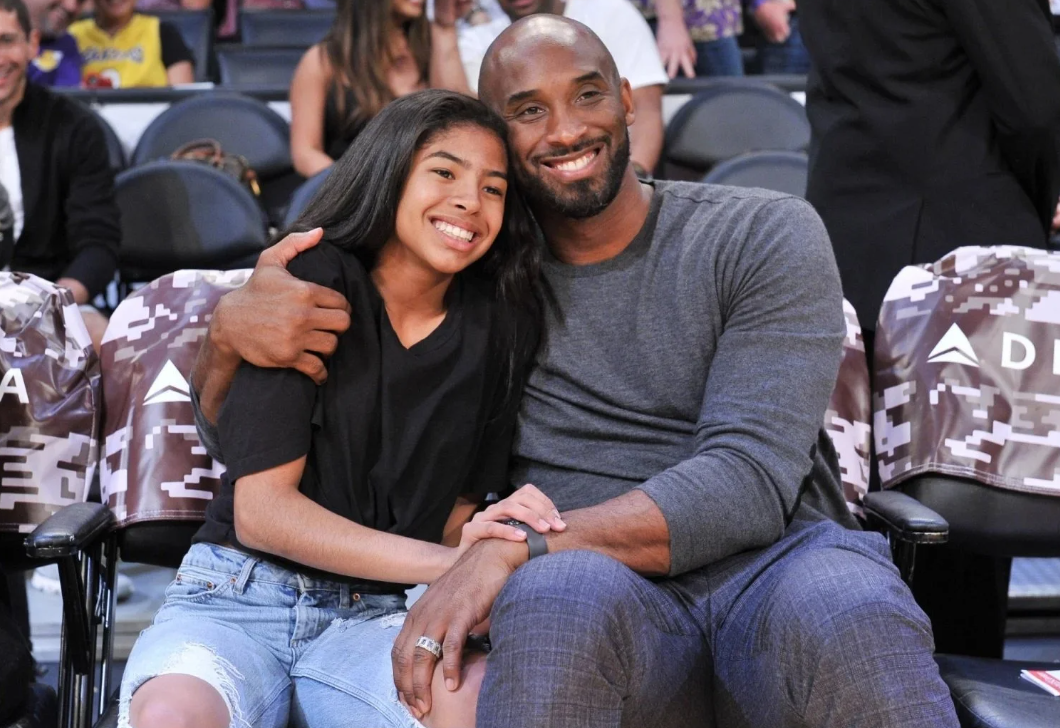 2020年1月26日,高比拜仁與女兒Gianna乘坐直升機期間失事喪生。(資料圖片)