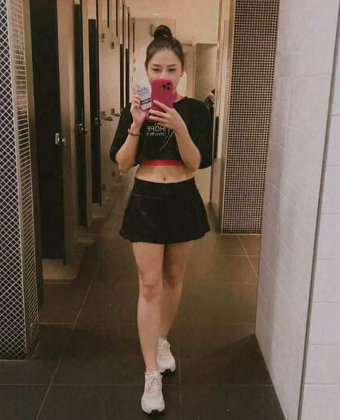 林女本來愛美愛打扮,沒料到如今人生180度倒轉。(互聯網)