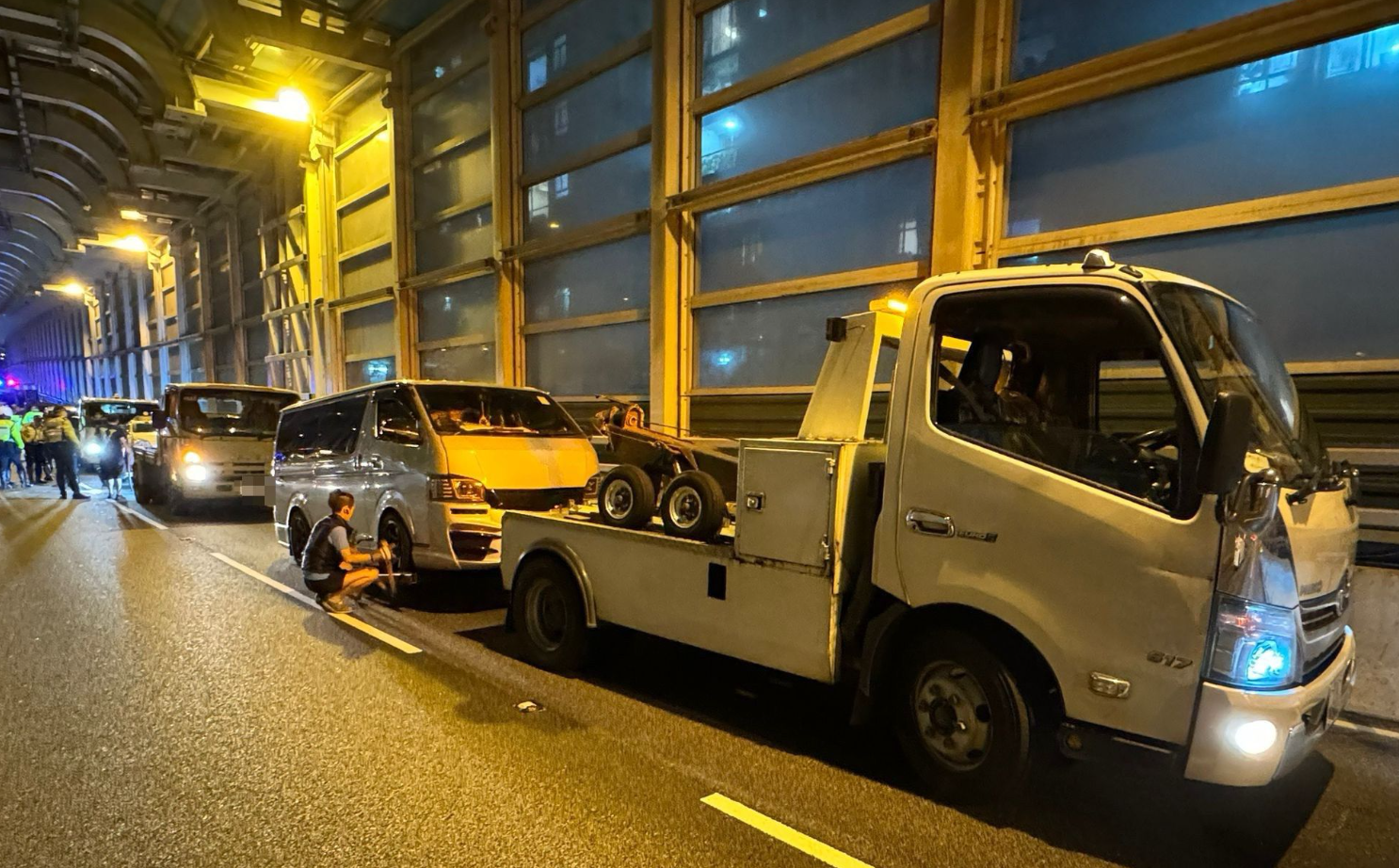 警方港島總區交通部執行及管制組於6月4日在區內主要幹道設置路障打擊藥駕及酒駕(警方圖片)