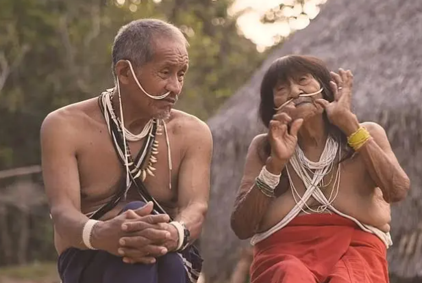 該部落9個前獲得星鏈上網裝備,之後經歷了巨大轉變。(互聯網)