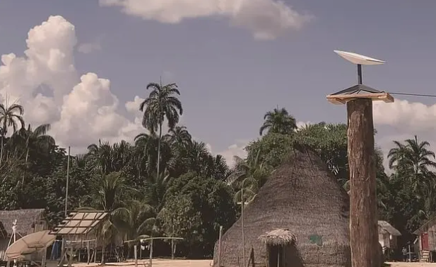 該部落9個前獲得星鏈上網裝備,之後經歷了巨大轉變。(互聯網)