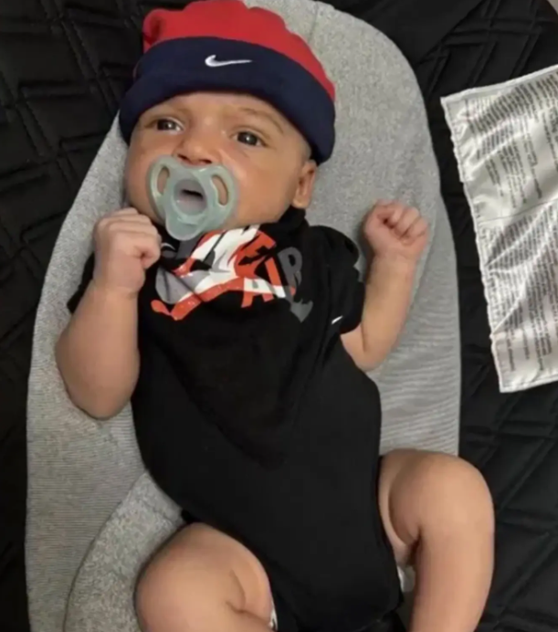 兩人於4月14日迎來男嬰Ezra。(網上圖片)