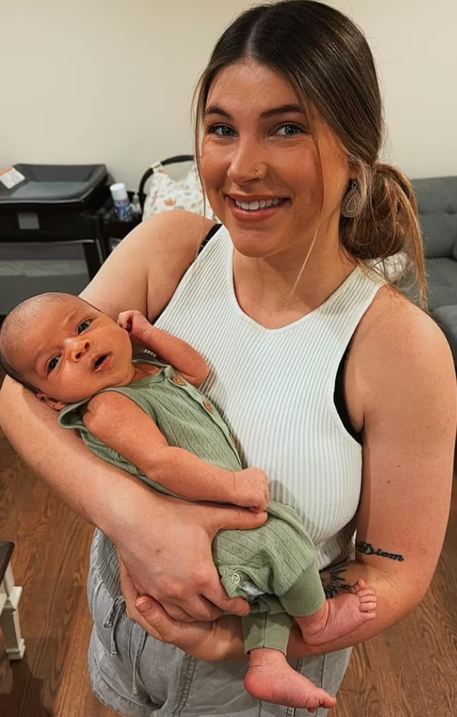 夫婦及後驚見Ezra頭上有咬痕與傷口,大驚報警,他最終於5月30日搶救無效死亡。(網上圖片)