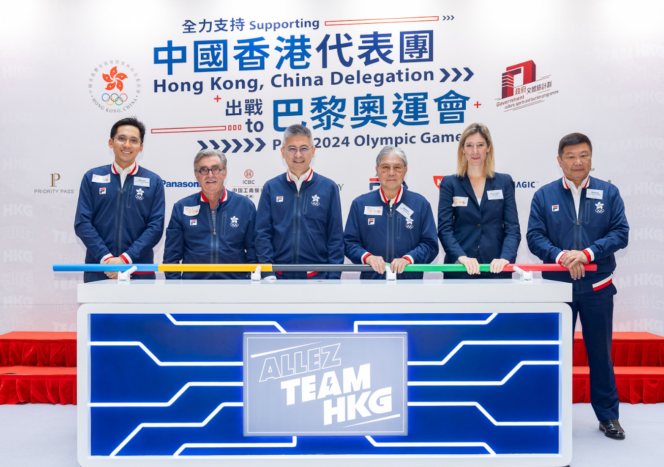 港協暨奧委會開展「邁向巴黎奧運Road to Paris」推廣活動,會在多個商場舉行與奧運及體育有關的活動,例如相片展覽、互動遊戲、運動員分享會等,啟動禮今日於觀塘apm商場舉行。(港協暨奧委會)