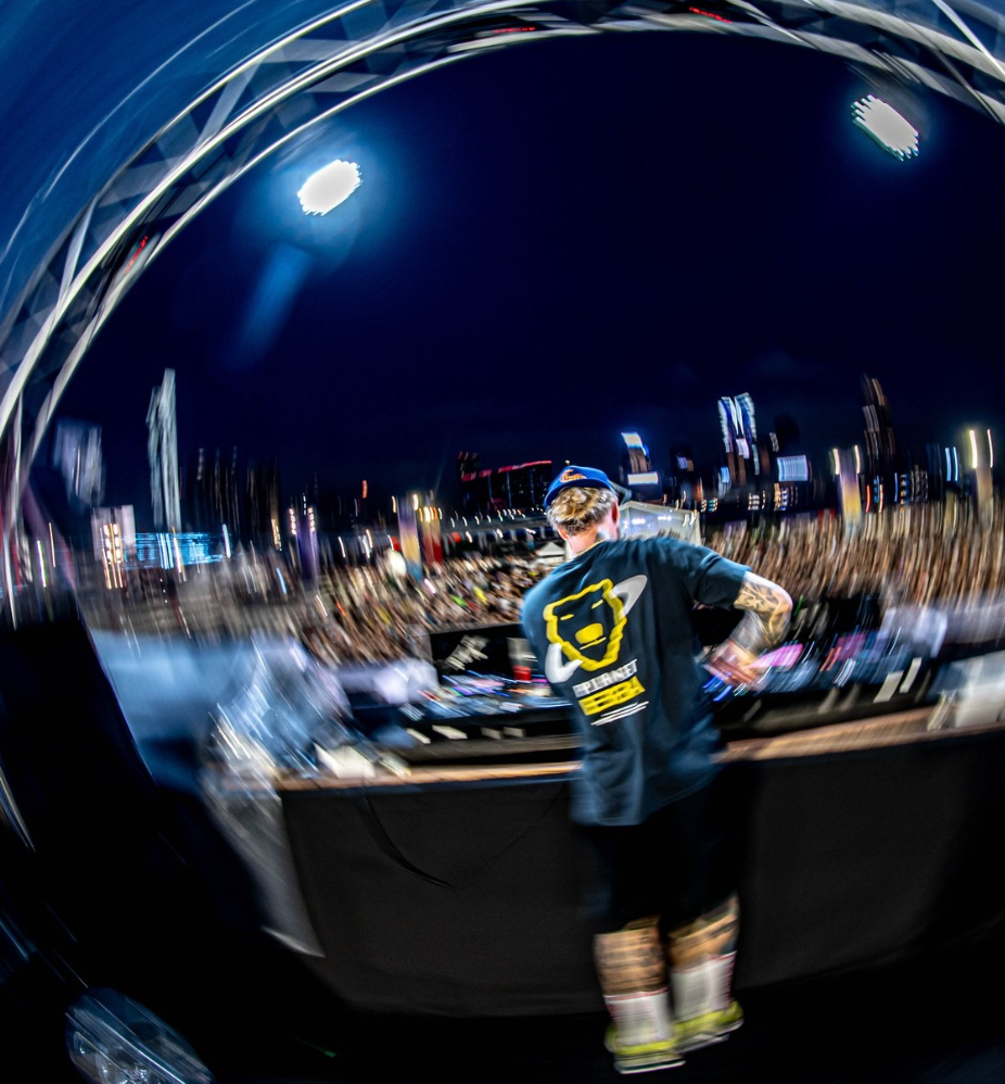 中環海濱活動空間上周六和周日(8及9日)舉行「S2O亞洲潑水音樂節2024」(大會IG圖片)