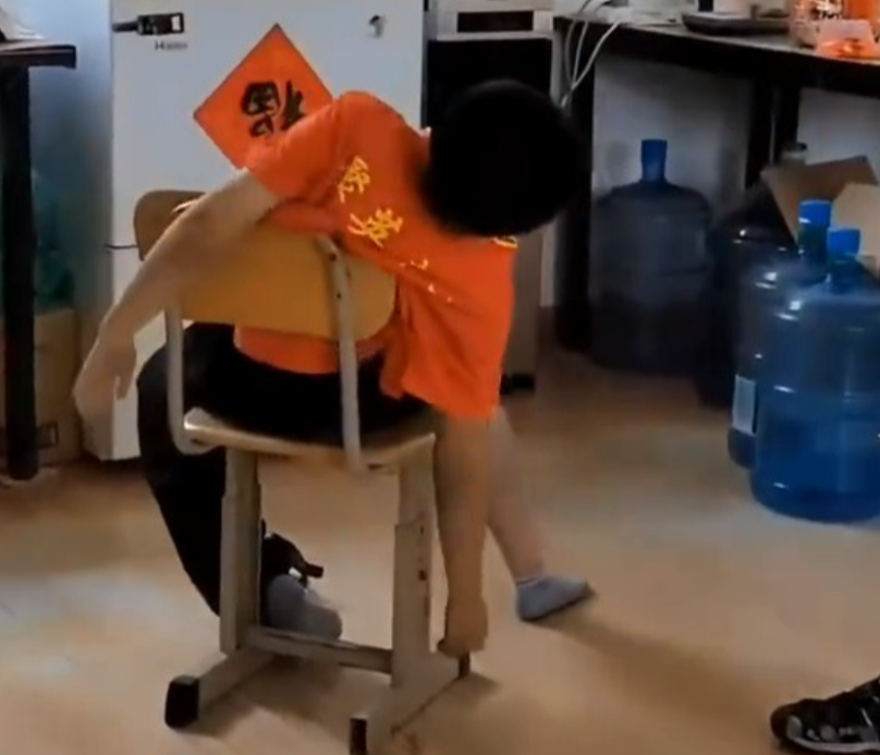 山東青島市一名8歲男童被武術教練毆打致死。