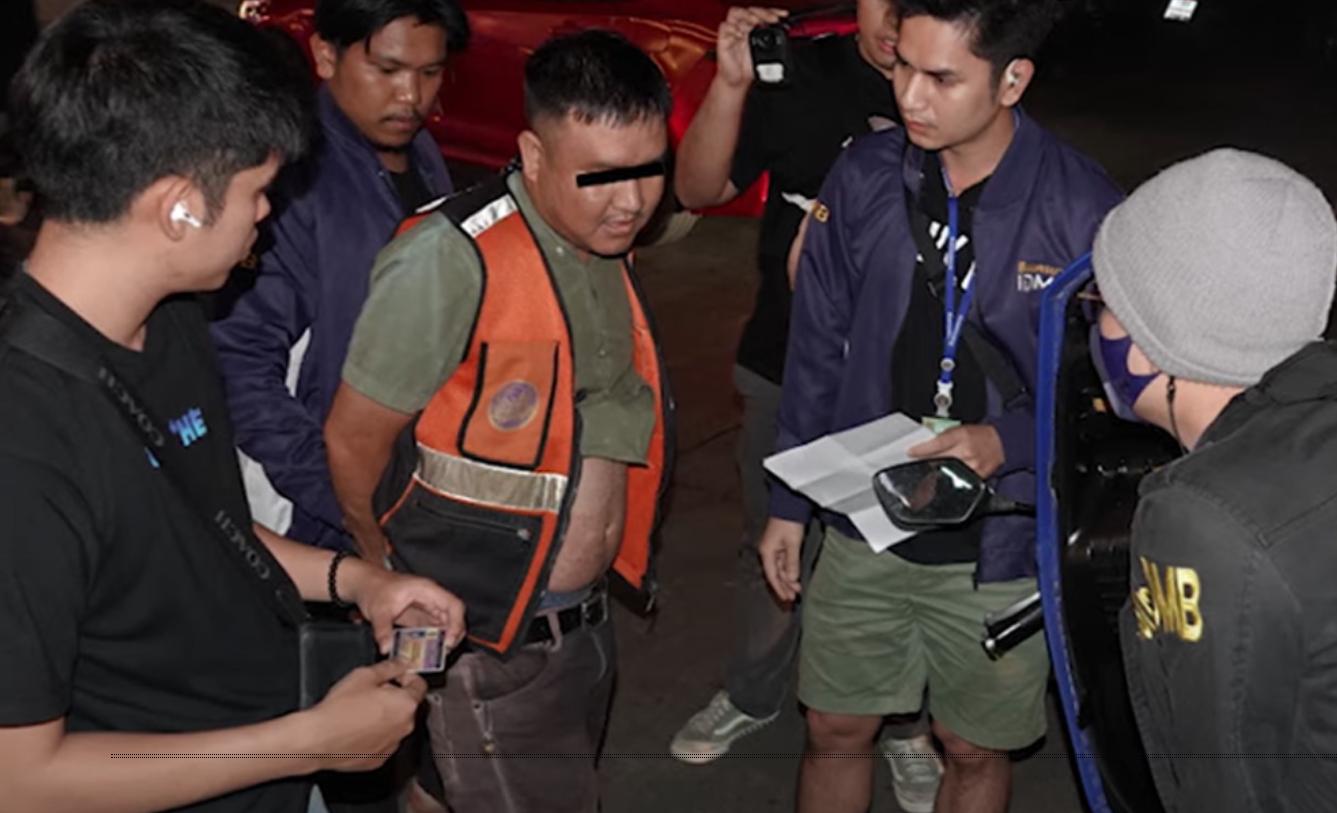 曼谷警方拘捕35歲泰國男子塔納帕(Thanapat),指控涉嫌在他人處於無法抵抗狀態時強姦、盜竊財物等多項罪名。(網上圖片)