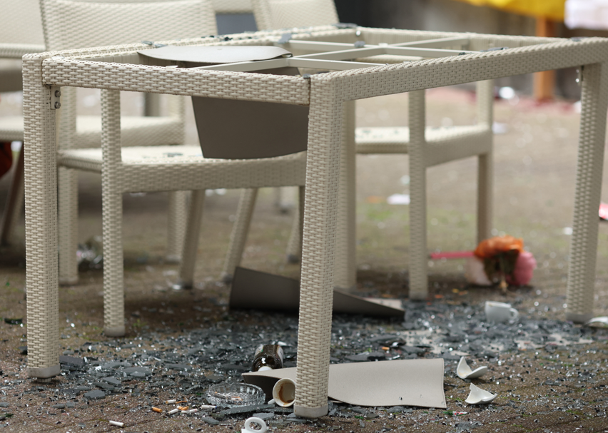 歐洲國家盃|當地有球迷鬧事,防暴警察介入,拘捕7名塞爾維亞球迷,控以嚴重身體傷害罪。 (路透社)