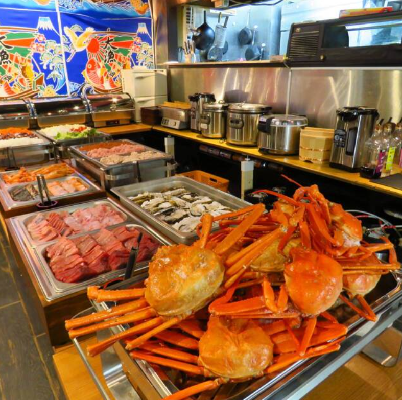 東京澀谷採取外國遊客與本地人兩種收費制的海鮮放題餐廳。(互聯網)