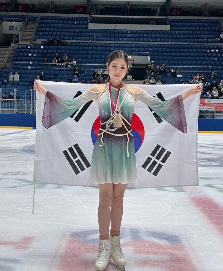 李海仁曾得2023年花滑世錦賽女單銀牌,被譽為「金妍兒接班人」。(IG@happy_haein05)
