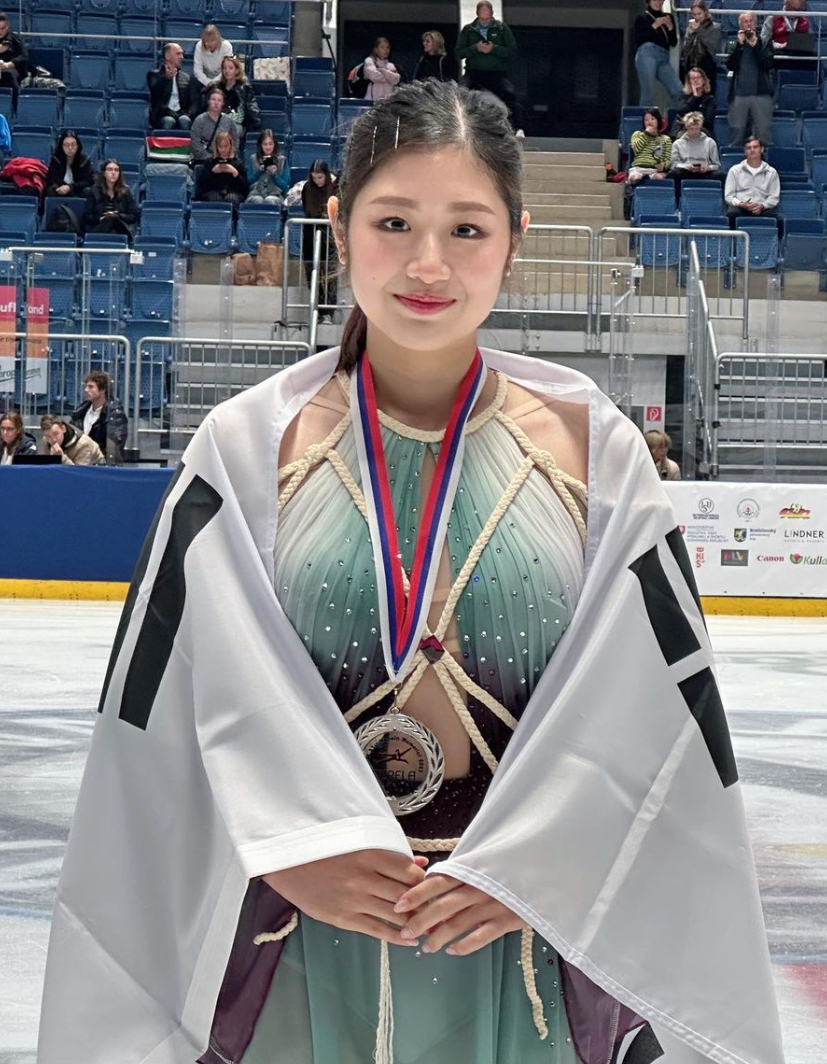 李海仁曾得2023年花滑世錦賽女單銀牌,被譽為「金妍兒接班人」。(IG@happy_haein05)