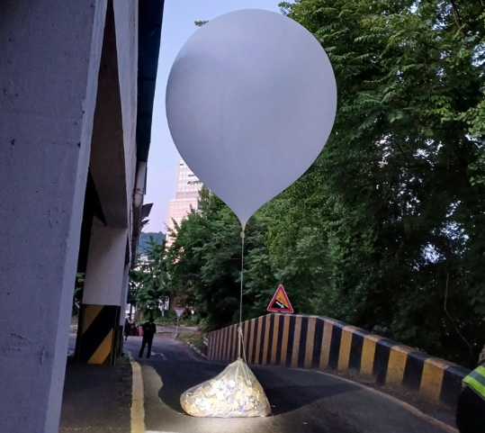 南韓軍方稱,北韓周一再次發放垃圾氣球。(資料圖片)