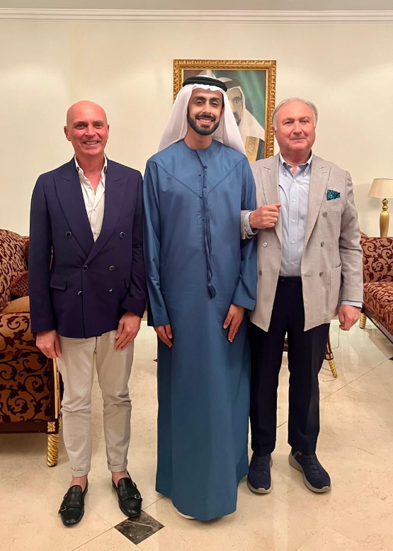 杜拜王子|家辦官網更新與林寶堅尼家族成員合照 香港活動相片全消失