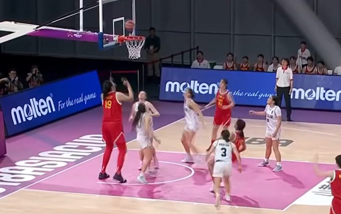 「女版姚明」張子宇震撼U18女子籃球亞洲盃。(影片截圖)