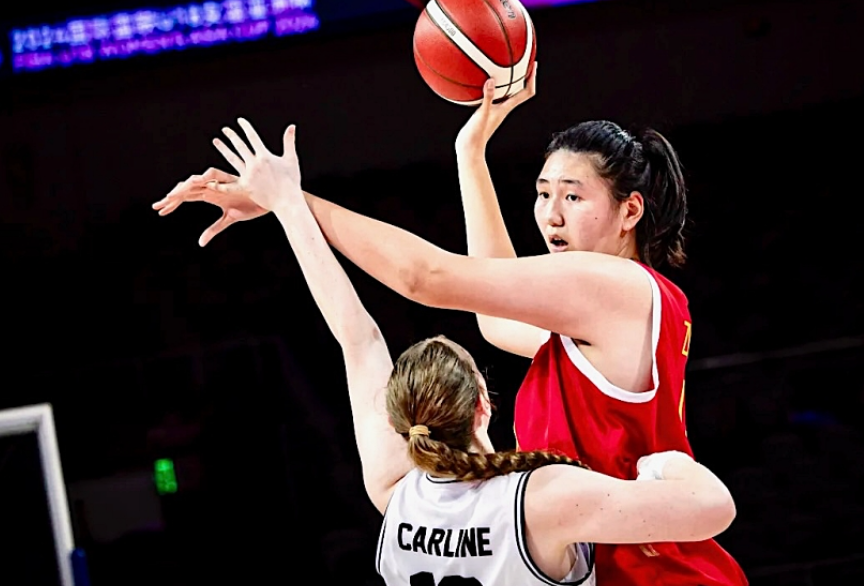 「女版姚明」張子宇震撼U18女子籃球亞洲盃。(網上圖片)