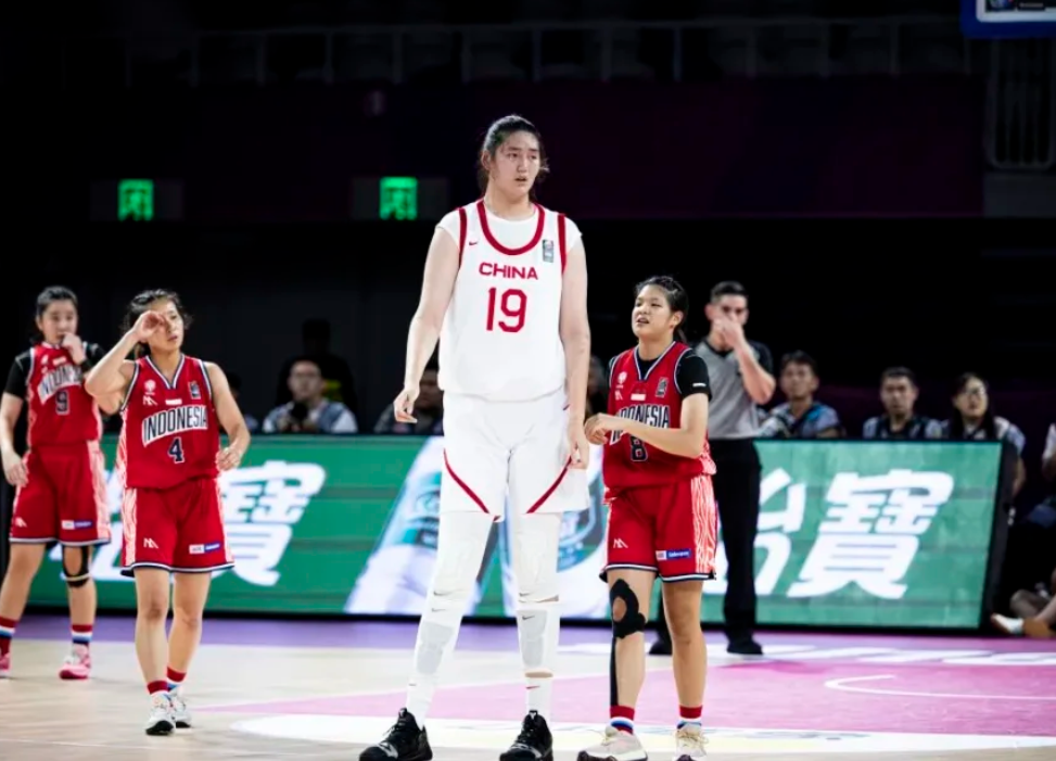「女版姚明」張子宇震撼U18女子籃球亞洲盃。(網上圖片)