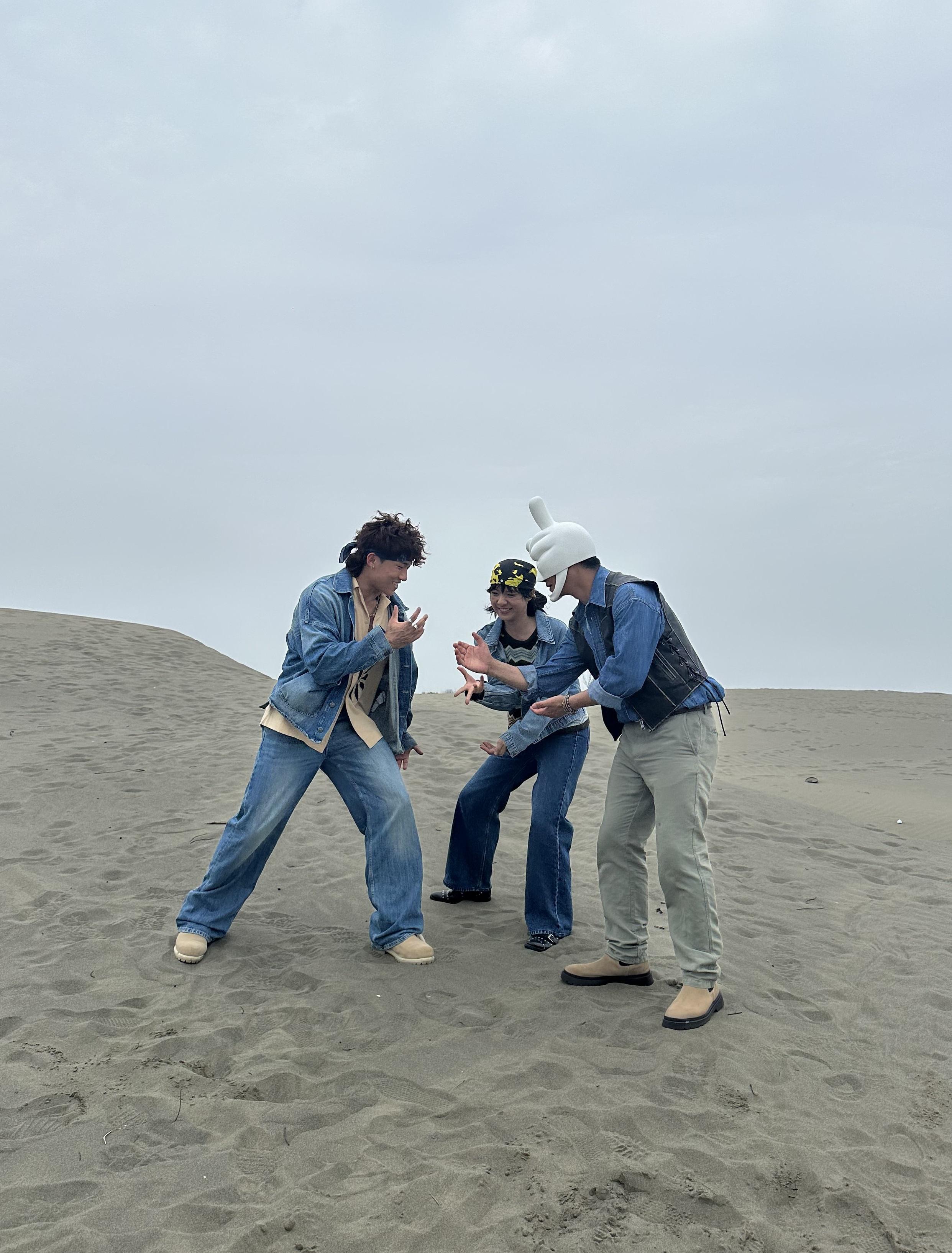 ANSONBEAN到台南頂頭額沙漠取景。