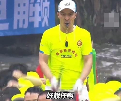 祖哥坦言,吳彥祖一直是他的偶像,被指似吳彥祖令他有壓力。(微博)