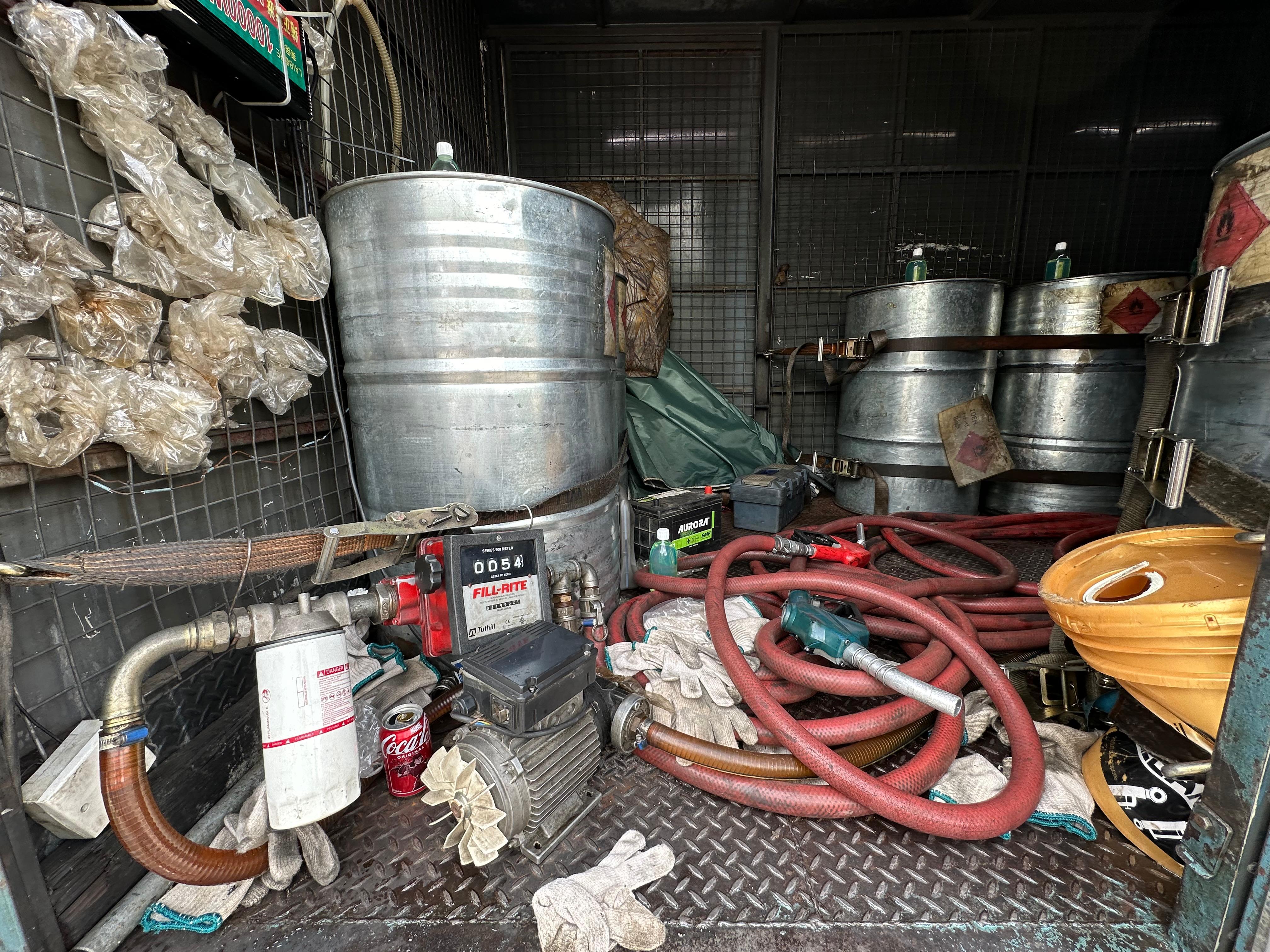 消防處跨部門搗破4個非法加油站 檢獲逾10000公升柴油