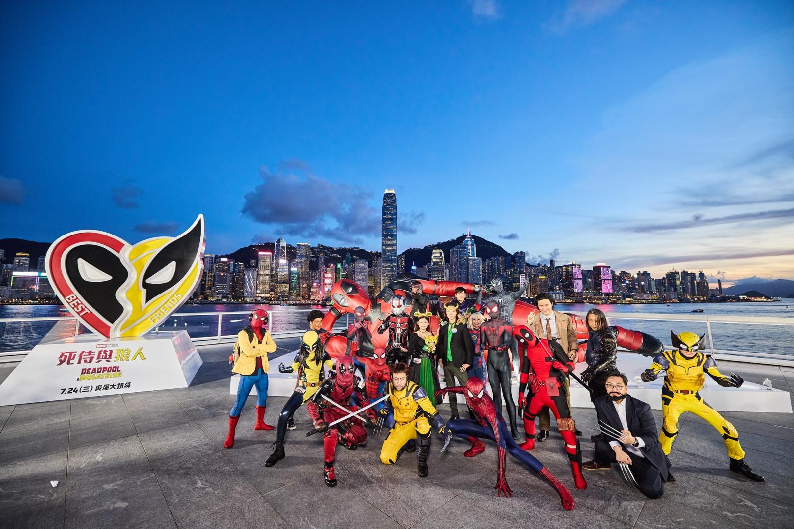 Marvel迷穿戰衣Cosplay到場打卡。