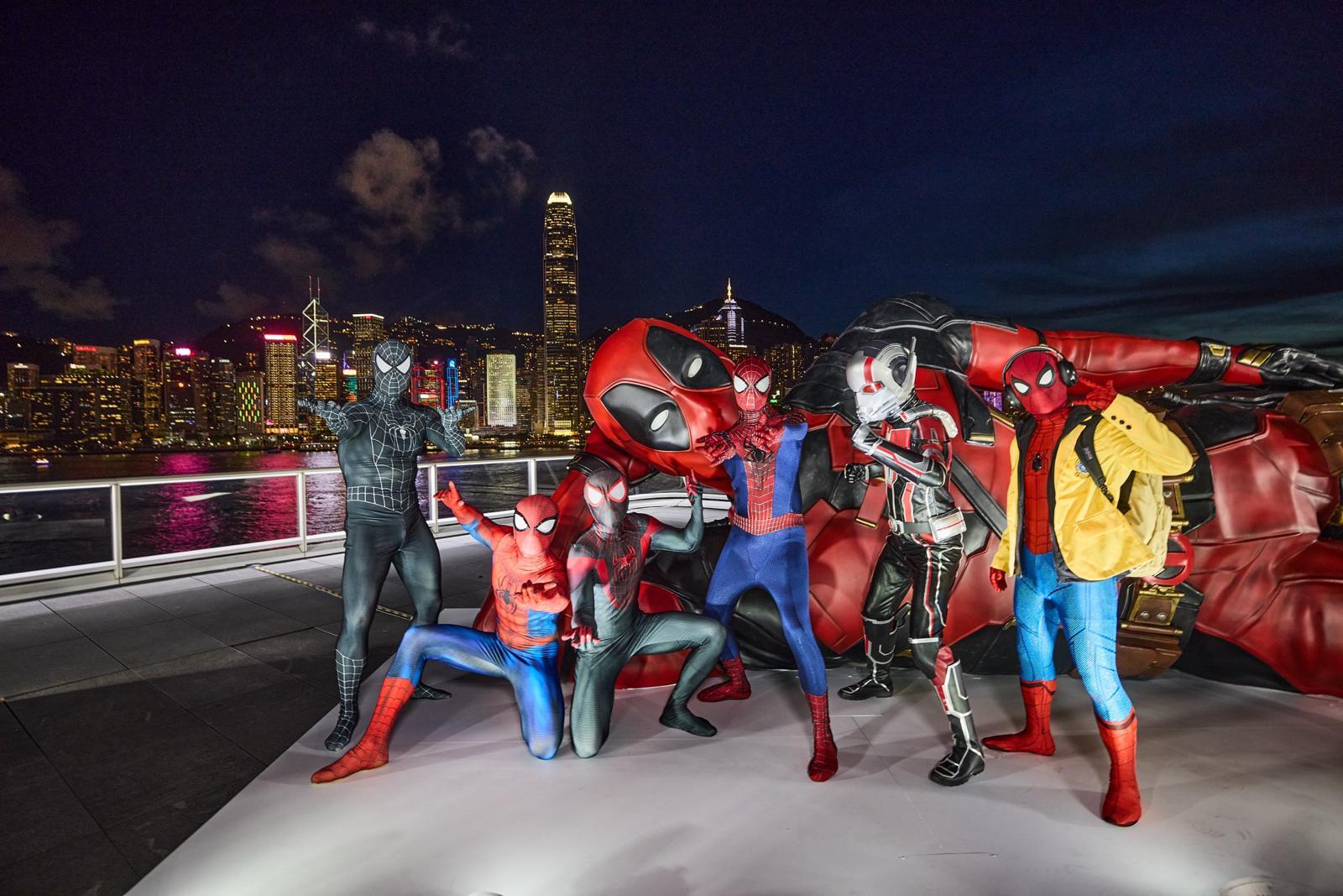 Marvel迷穿戰衣Cosplay到場打卡。