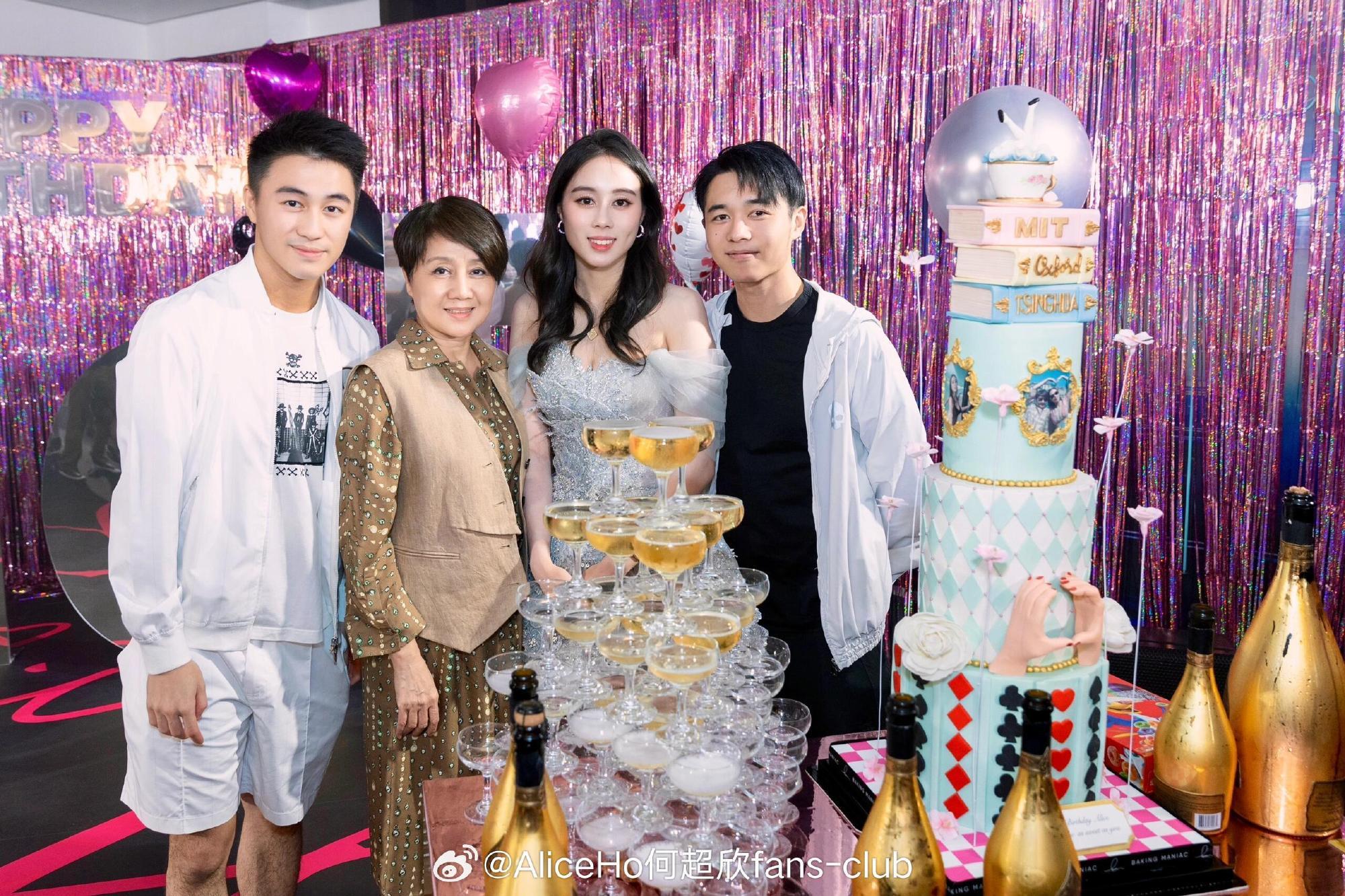 何超欣與家人及好友大搞豪華生日派對。