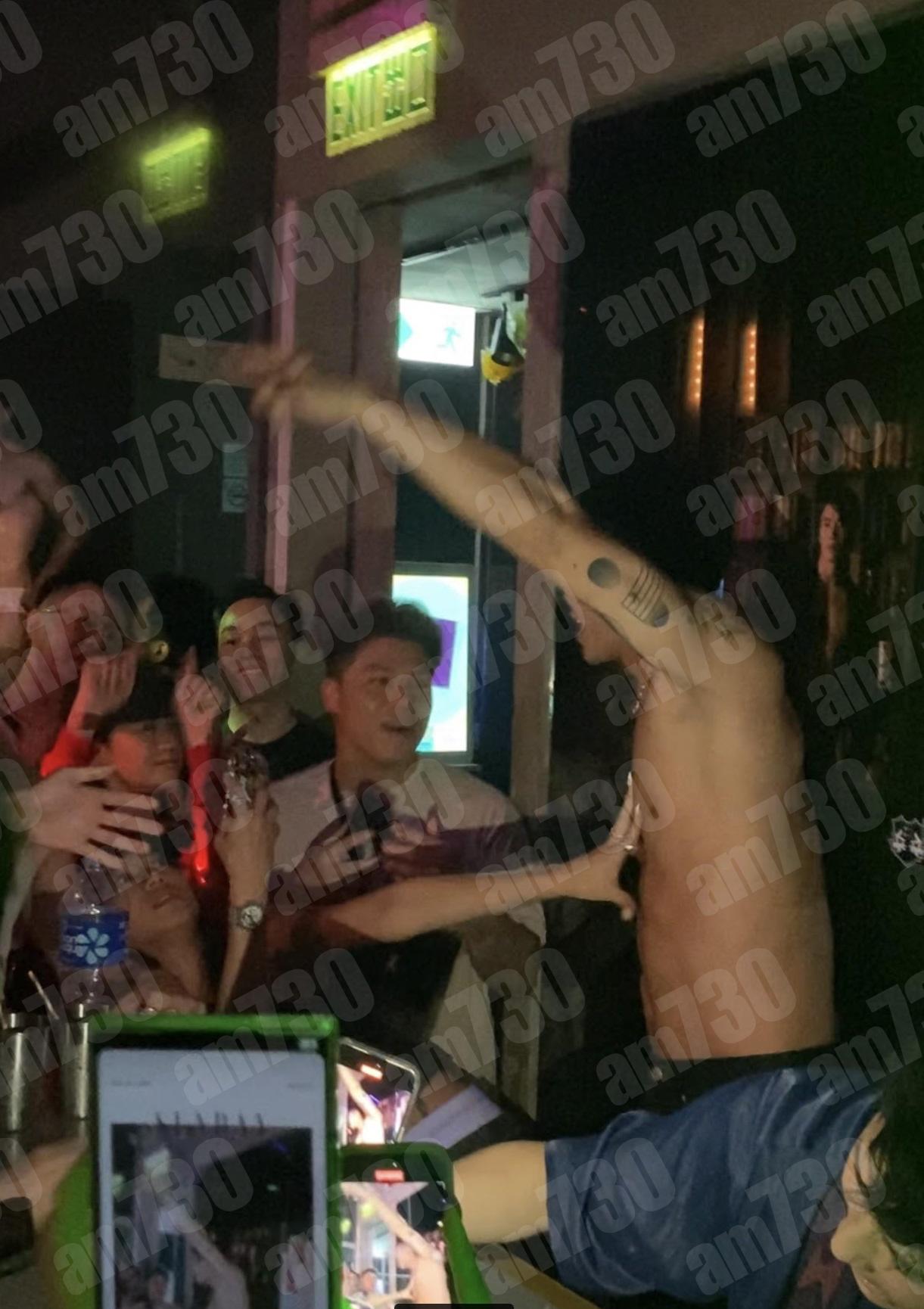 Zelos忘我起舞,Jace情不自禁出手兼充當龍友。