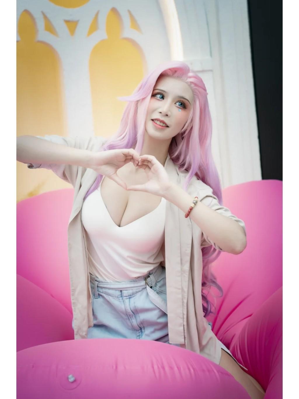 內地coser桐島愛傳被殺。