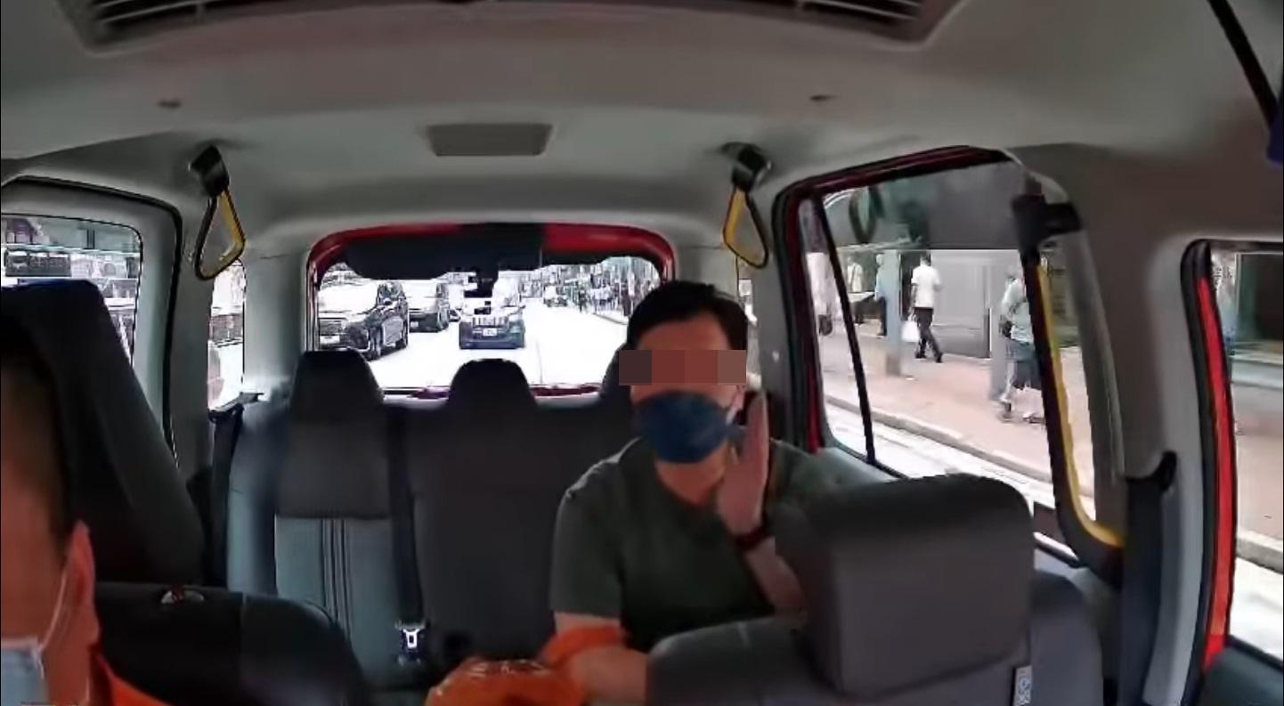 車Cam直擊|男乘客疑因車速問題與的士司機嘈交,最終被的士司機趕落車。(網片截圖)