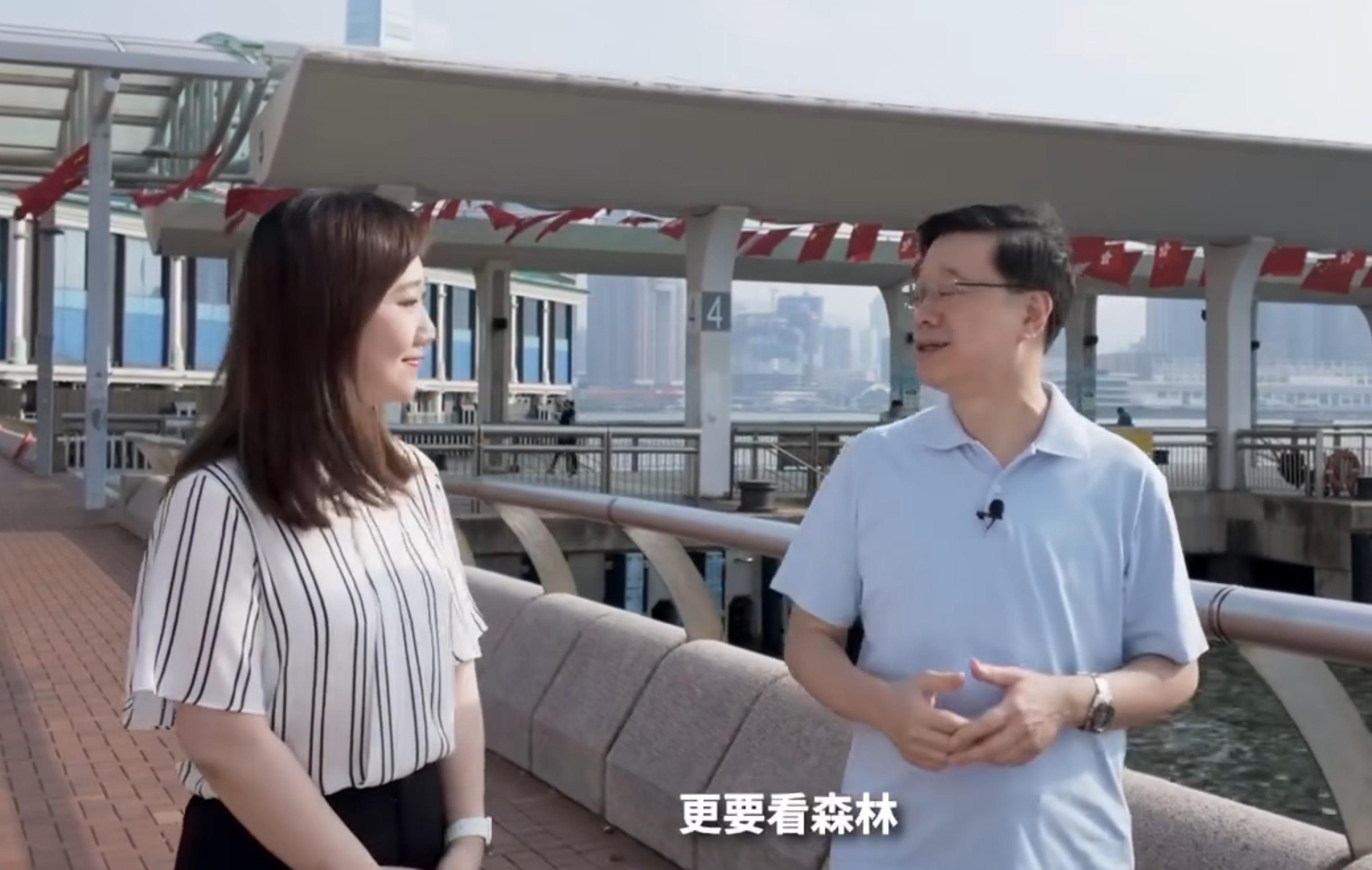 李家超再在社交平台發放短片,回顧上任將近兩年的工作。(李家超fb影片截圖)