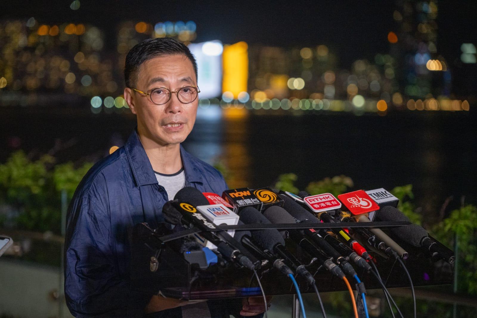 楊潤雄指市民及遊客對演出反應正面。(陳奕釗攝)