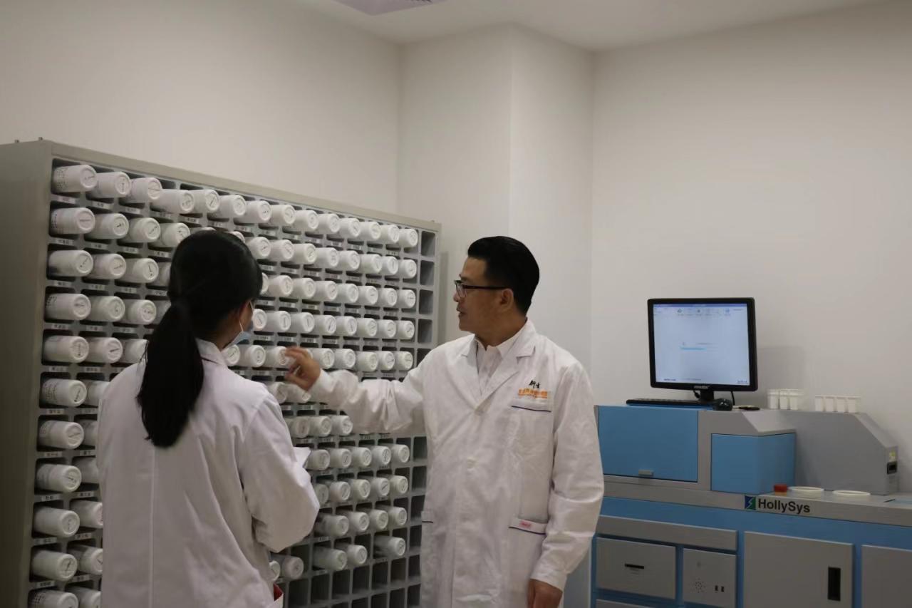 廠房具備GMP等級生產規模,可製造顆粒沖劑、膠囊、片劑、口服液及膏方等保健品。