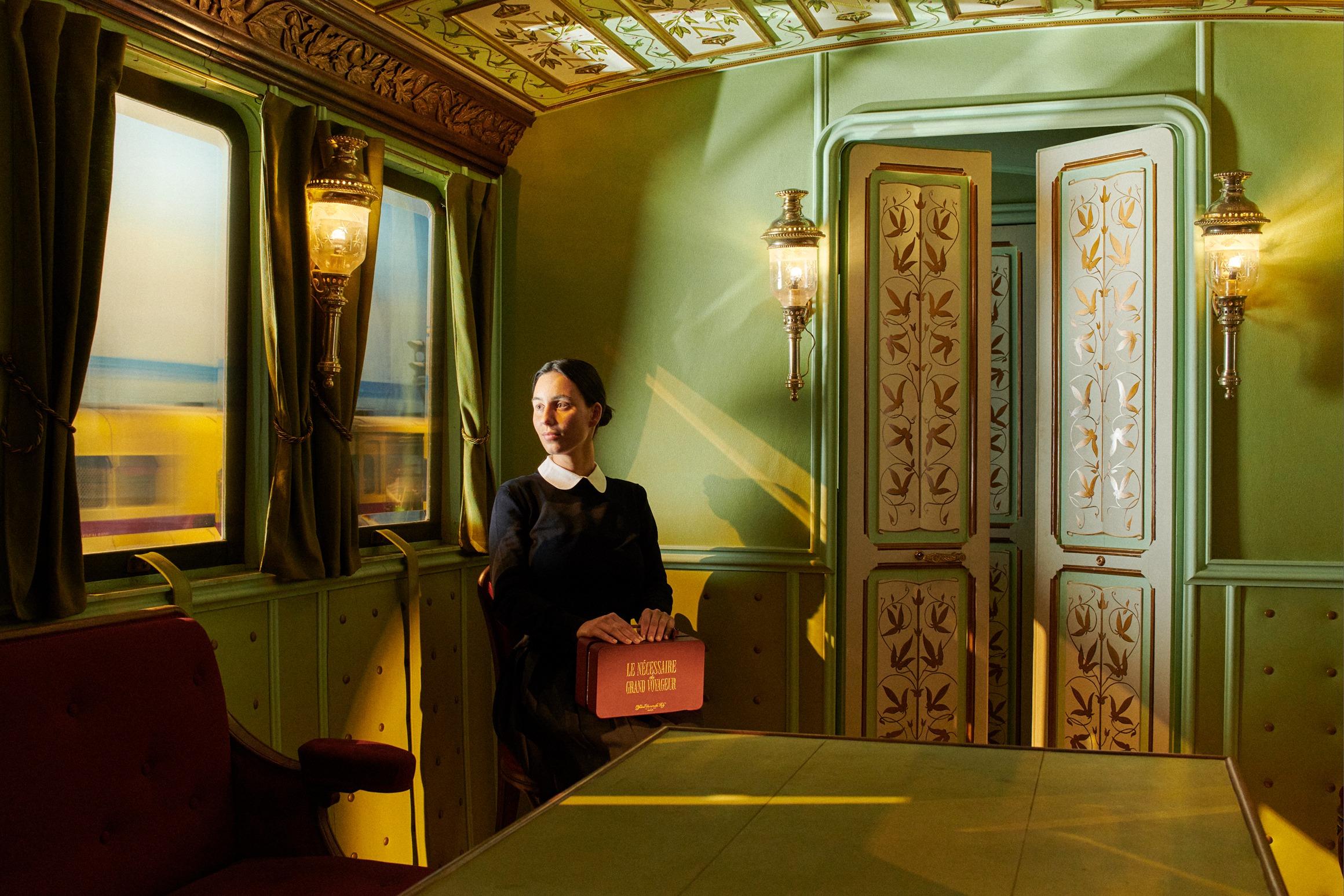 Buly美容行李箱登場 復古氣派設計 兩款大小適合不同旅程