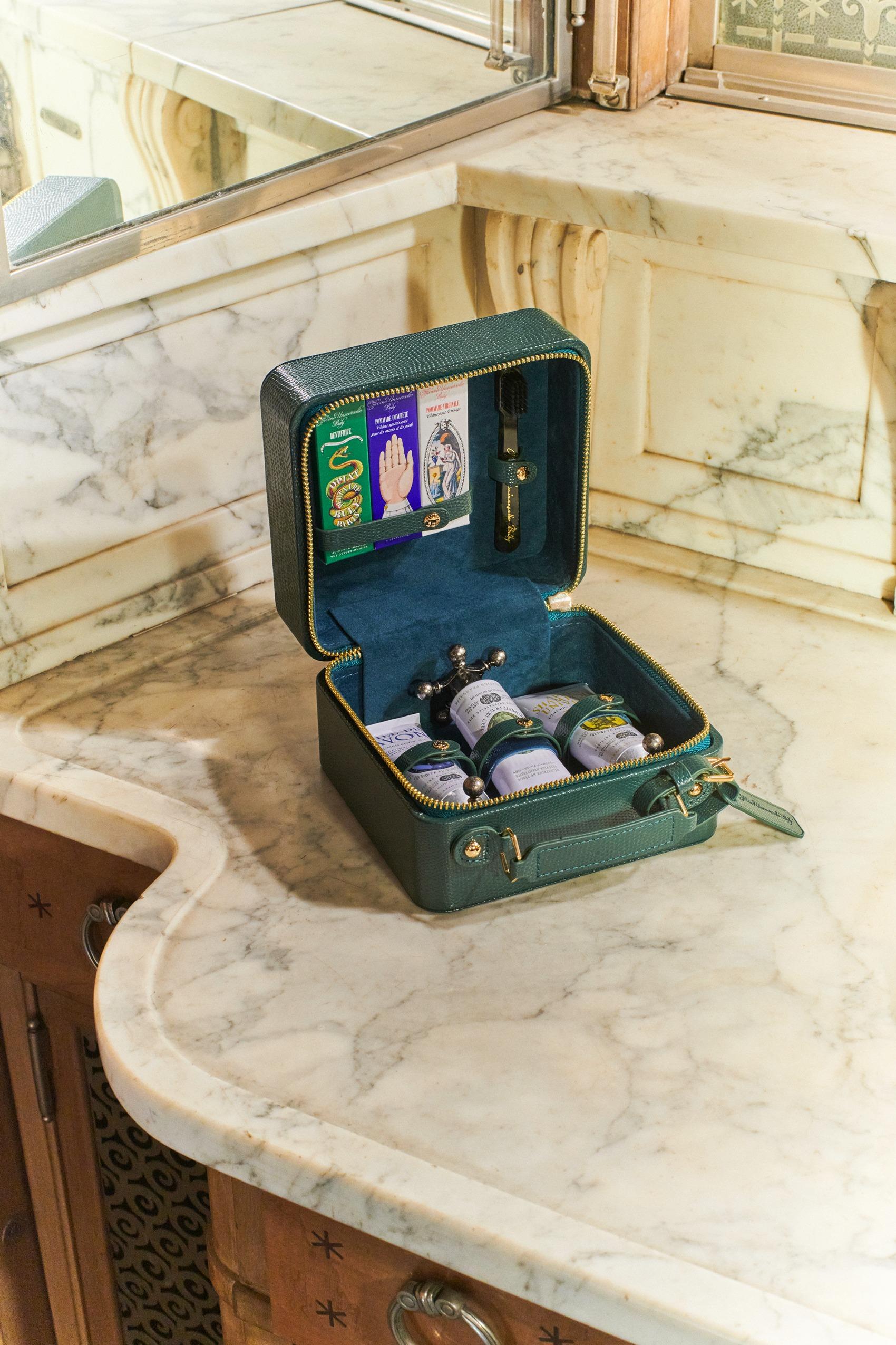 Buly推出兩款美容行李箱。