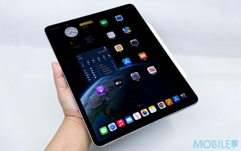 輕至 617g 機重(5G 版 618g)便攜性不錯