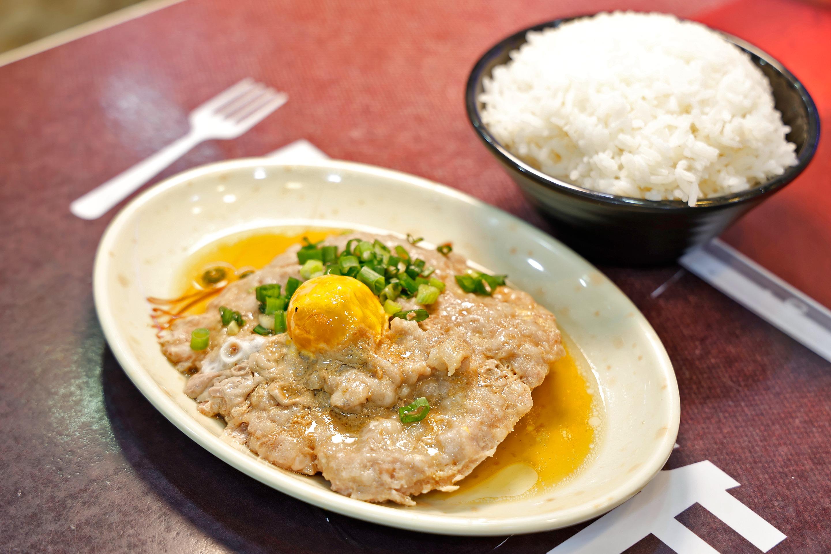 鹹蛋肉餅飯$60─發哥愛吃的蒸肉餅平實家常不花巧,新鮮豬肉肥瘦並重,富肉味,鎖着肉汁。