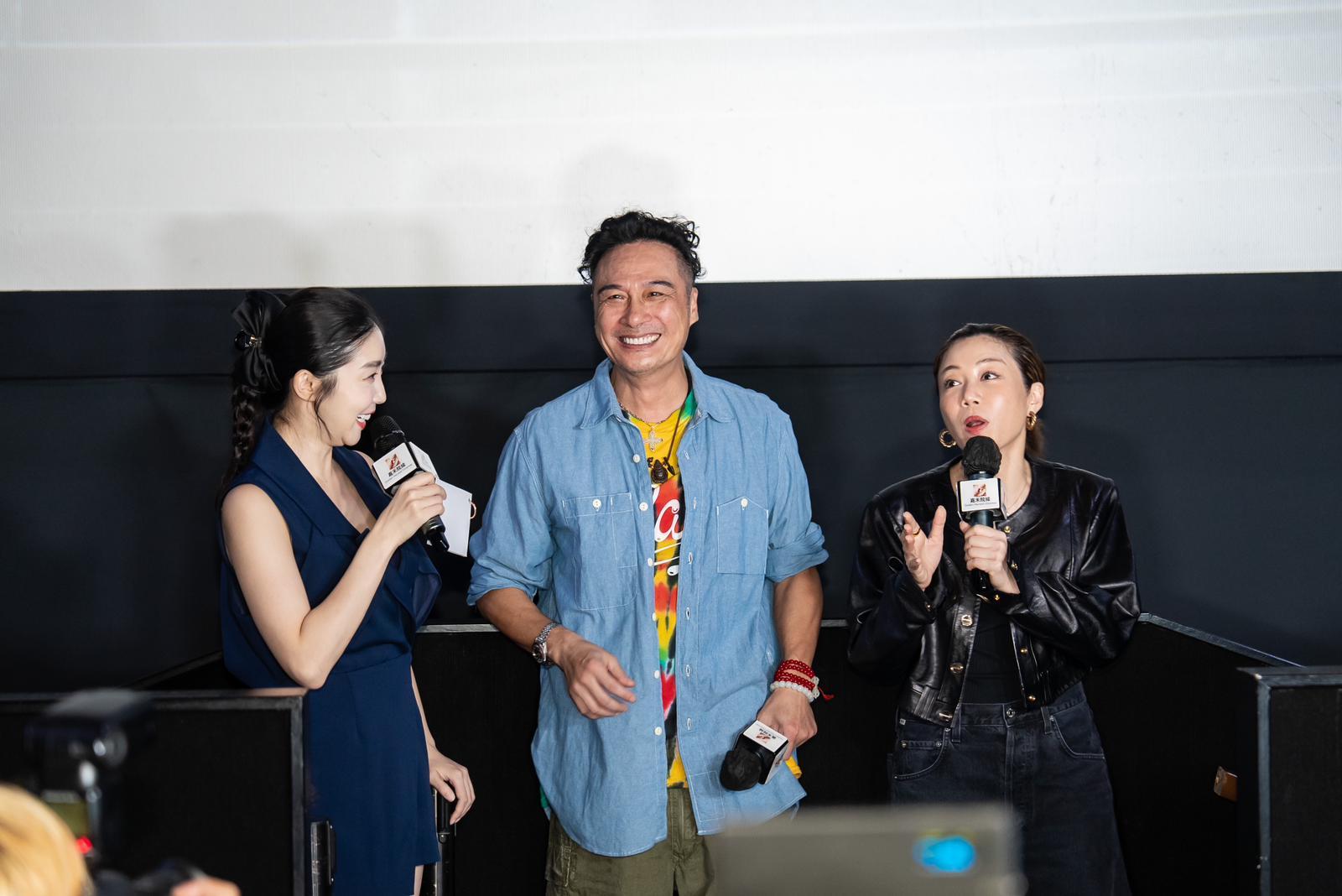 吳鎮宇聯同彭秀慧一同現身戲院為《談判專家》謝票。