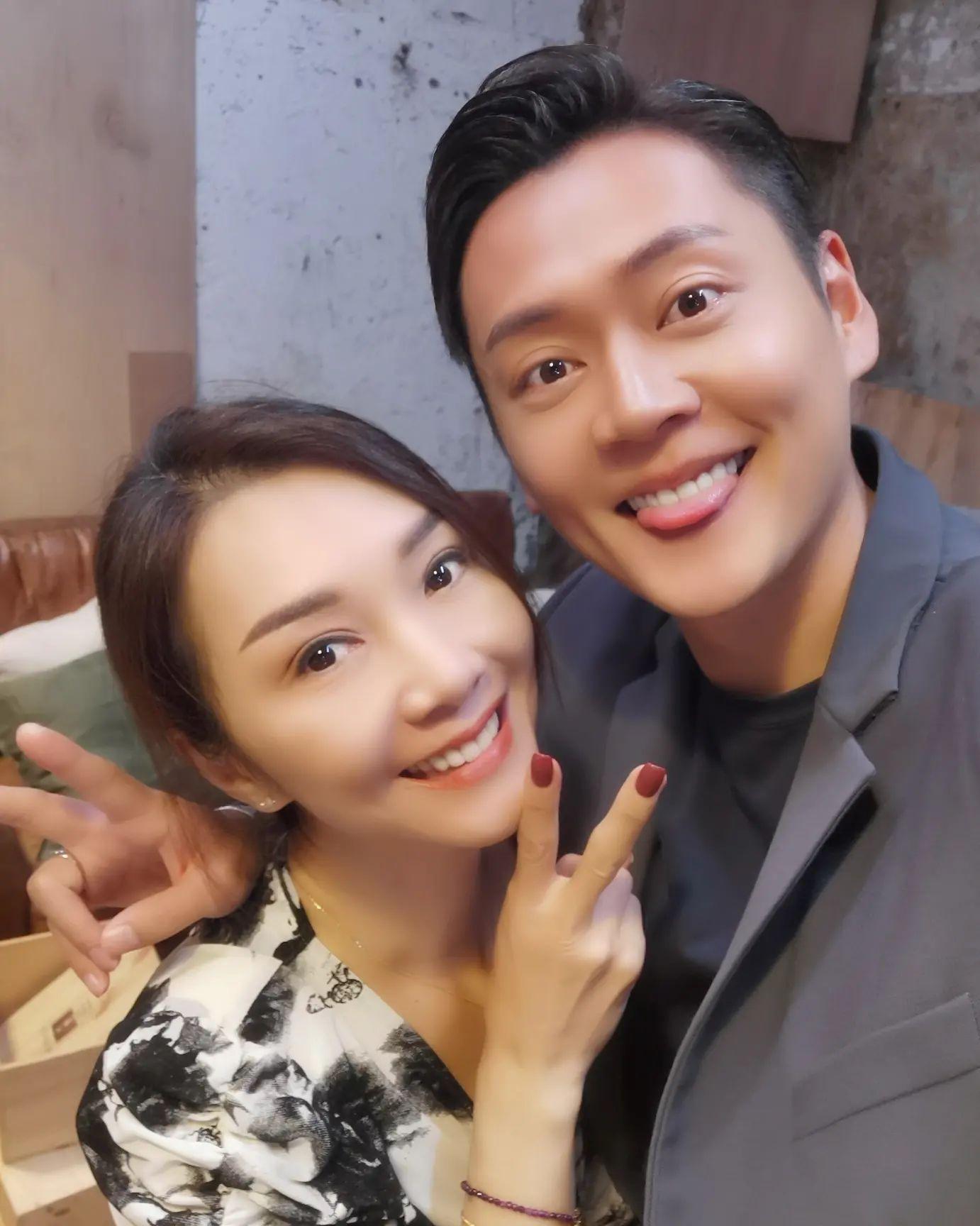 顏仟汶在社交網分享拍攝花絮。