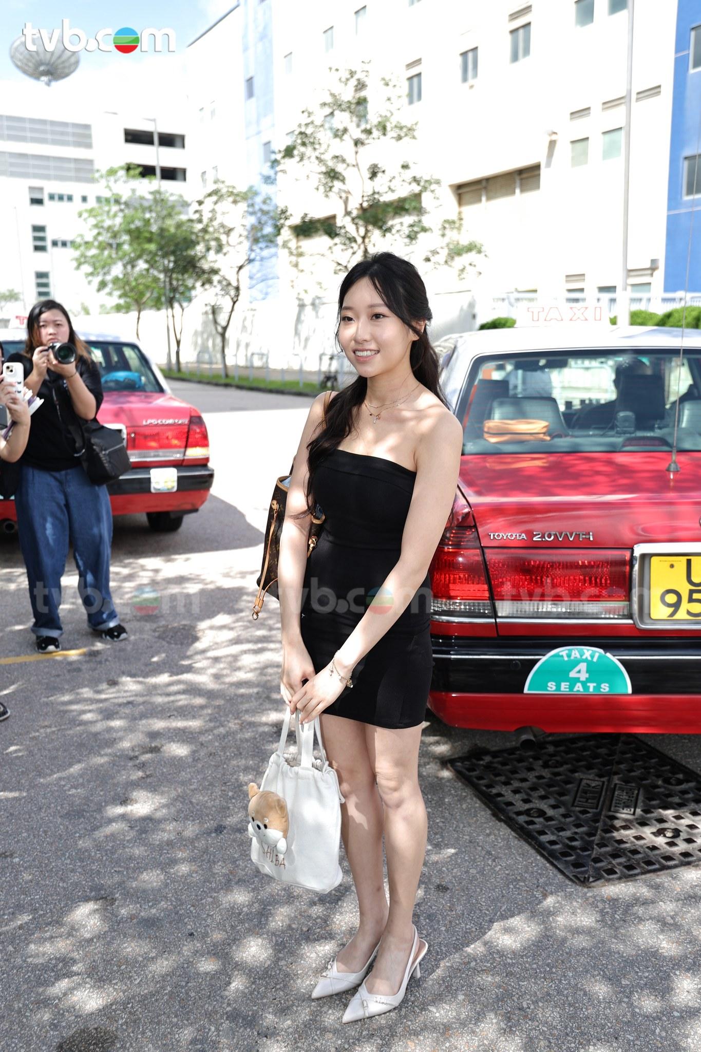 《香港小姐競選2024》今日舉行首輪面試,多位佳麗現身TVB電視城。(TVB網頁照片)