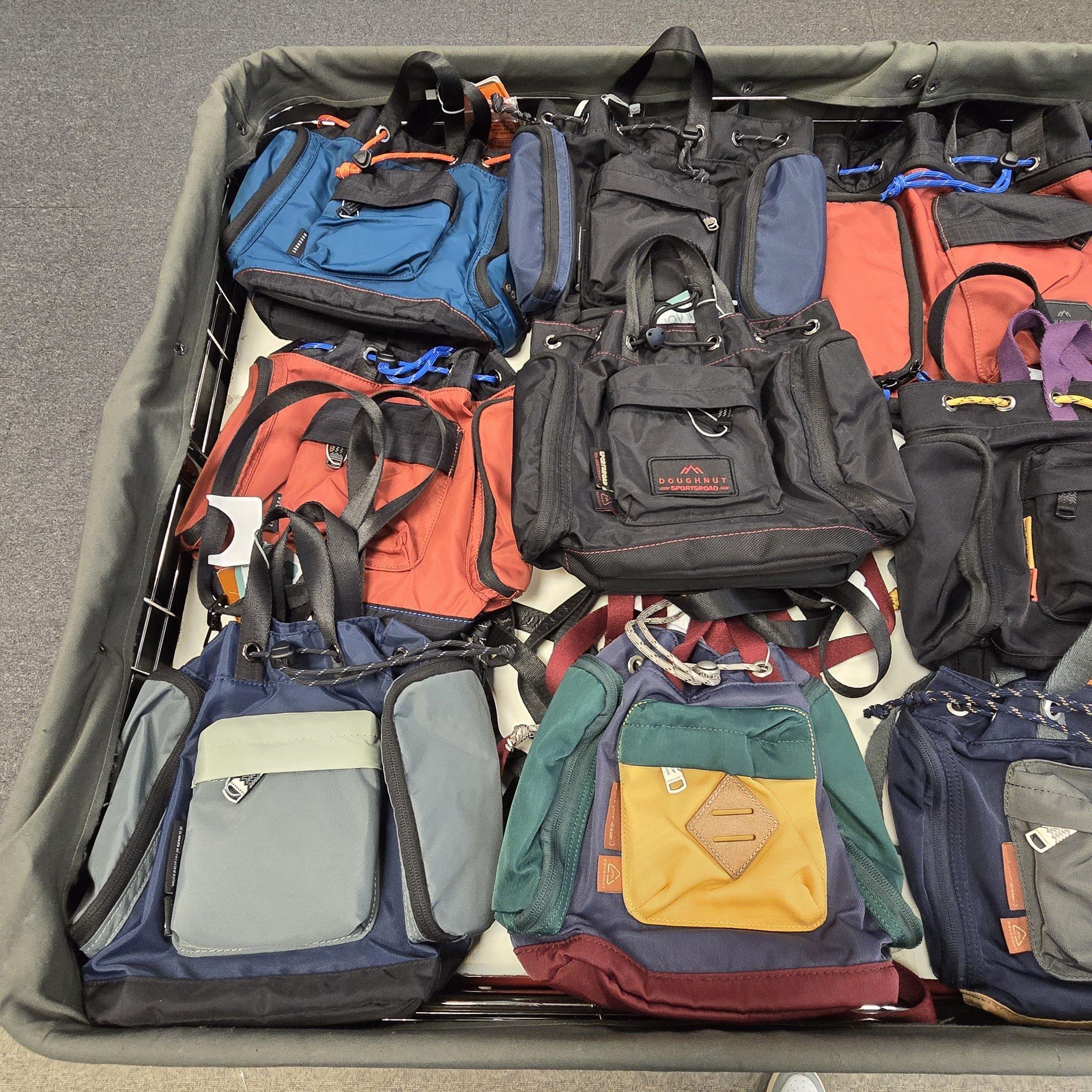 潮流服飾‧家居用品‧兒童圖書特賣(圖片來源: 海港城展銷集FB)