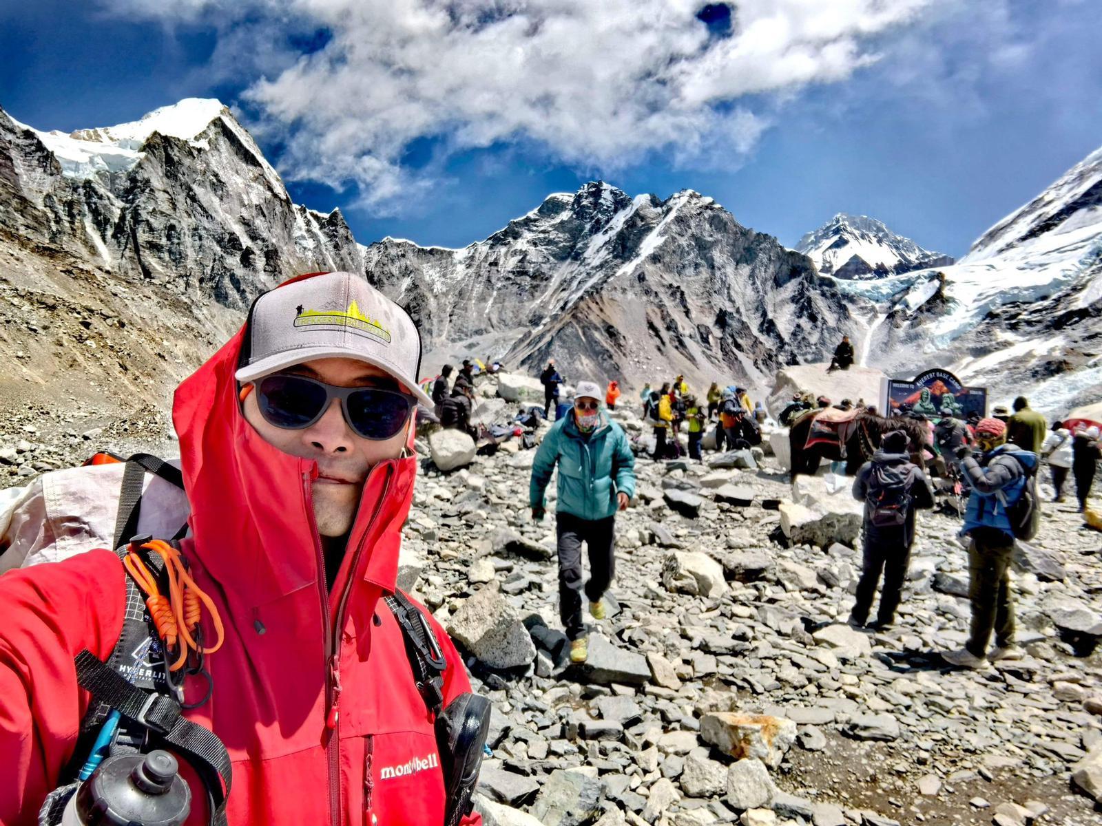 陳國健今年5月成功登頂。(「香港警察」FB)